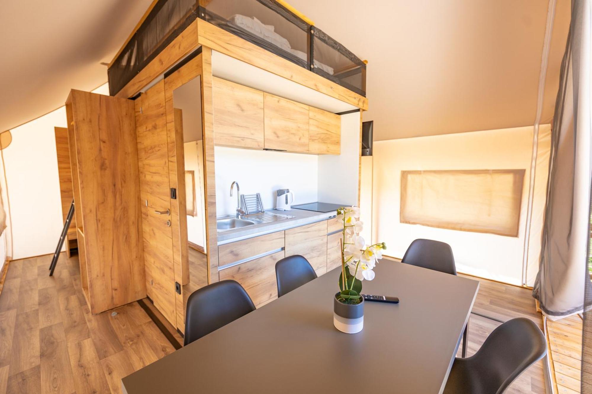 Camp Dole Zivogosce - Mobile Home And Glamping Tent Extérieur photo